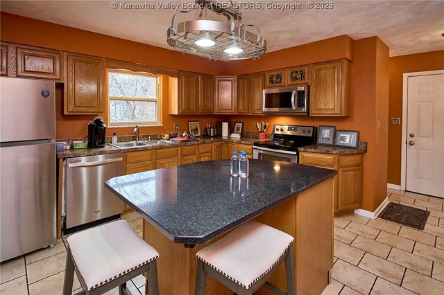 820 Gordon Drive, South Charleston, WV 25303