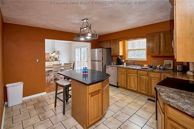 820 Gordon Drive, South Charleston, WV 25303