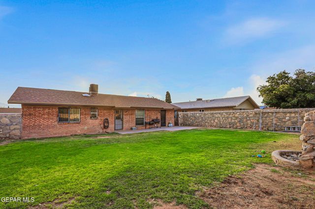 10804 SAPPHIRE Street, El Paso, TX 79924