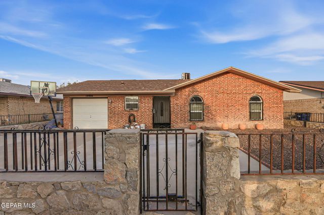 10804 SAPPHIRE Street, El Paso, TX 79924