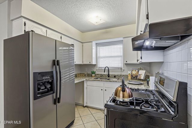 10804 SAPPHIRE Street, El Paso, TX 79924
