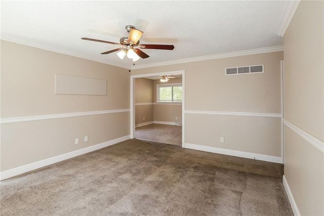 17816 Greentree Avenue, Independence, MO 64057