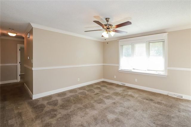 17816 Greentree Avenue, Independence, MO 64057