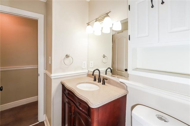 17816 Greentree Avenue, Independence, MO 64057