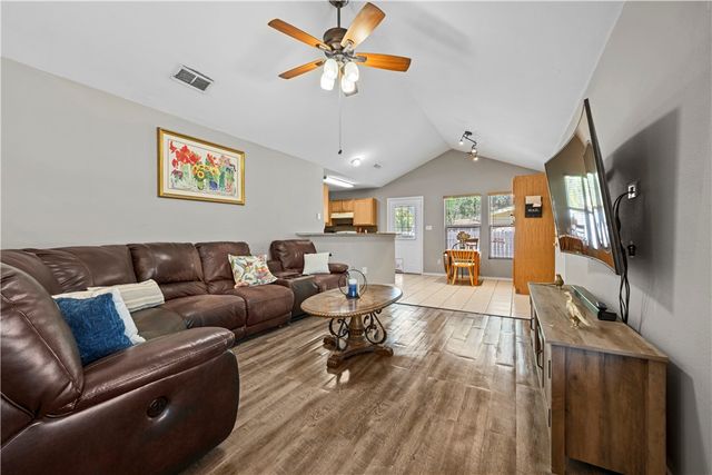 2625 Henrietta Pl, Ingleside, TX 78362