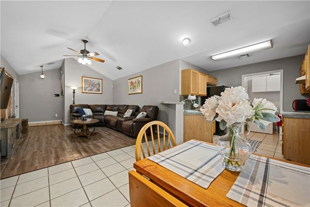 2625 Henrietta Pl, Ingleside, TX 78362
