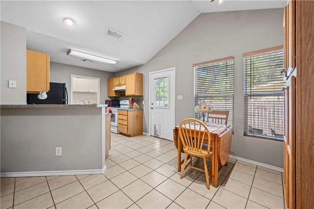 2625 Henrietta Pl, Ingleside, TX 78362