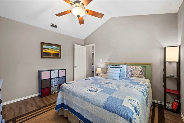 2625 Henrietta Pl, Ingleside, TX 78362
