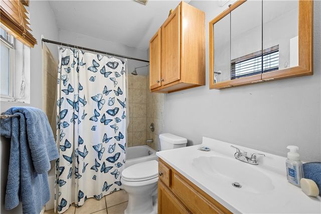 2625 Henrietta Pl, Ingleside, TX 78362