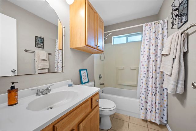 2625 Henrietta Pl, Ingleside, TX 78362