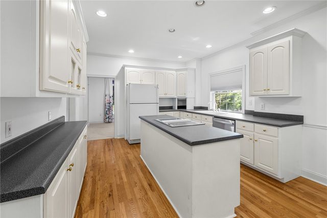 110 Brookstone Way, Central, SC 29630
