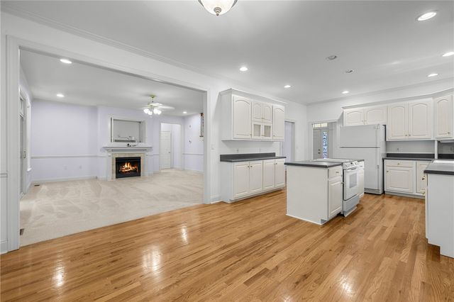 110 Brookstone Way, Central, SC 29630