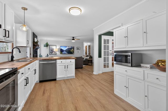 1901 Red Oak Lane, Clayton, NC 27520