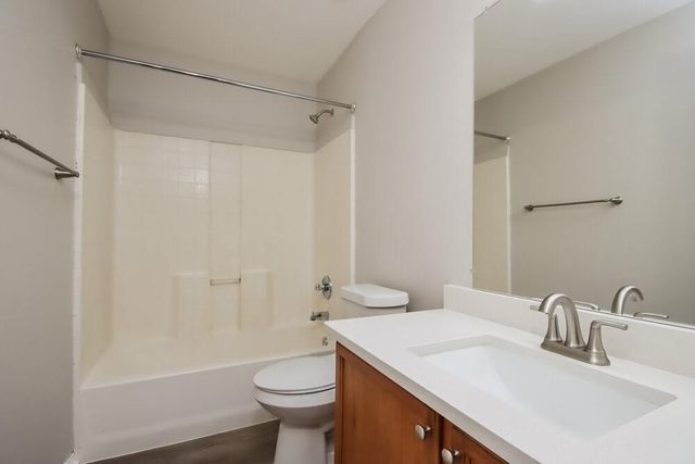 1089 Shadow Glenn Drive, Conroe, TX 77301