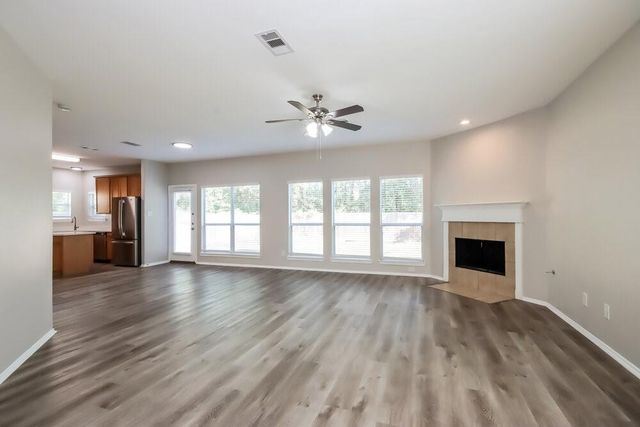 1089 Shadow Glenn Drive, Conroe, TX 77301