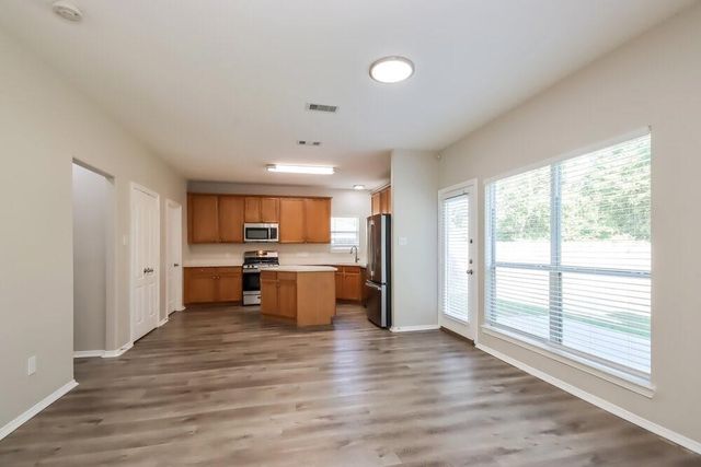 1089 Shadow Glenn Drive, Conroe, TX 77301