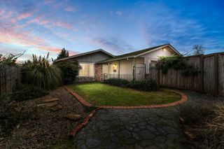 1654 Valley View Drive, Medford, OR 97504