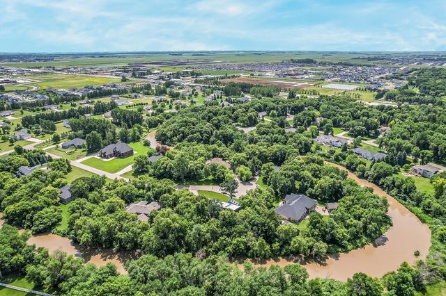 131 49th Avenue E, West Fargo, ND 58078