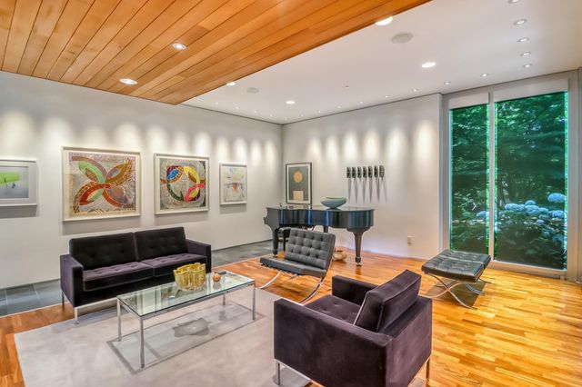 131 49th Avenue E, West Fargo, ND 58078