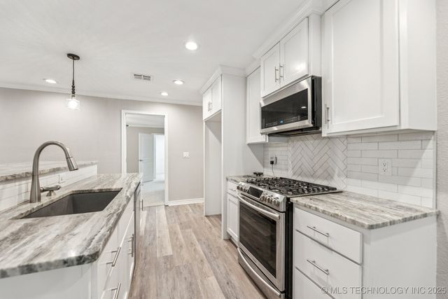 2824 New Prue Road, Sand Springs, OK 74063