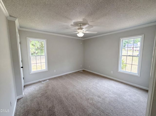 1024 Laurel Leaf Road, Zebulon, NC 27597