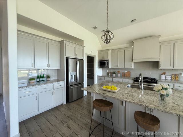 14412 S Toledo Avenue, Bixby, OK 74008