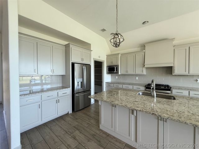 14412 S Toledo Avenue, Bixby, OK 74008