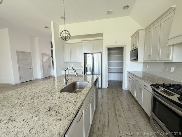 14412 S Toledo Avenue, Bixby, OK 74008