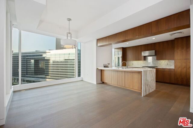 1 W Century Drive 10D, Los Angeles, CA 90067