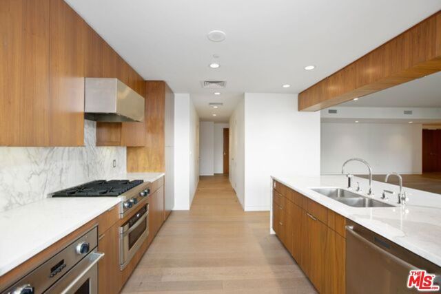 1 W Century Drive 10D, Los Angeles, CA 90067