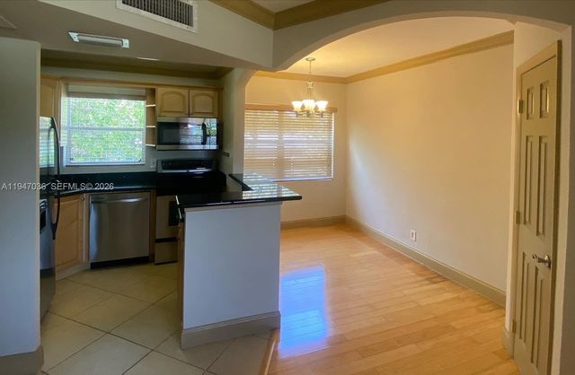 744 NE 14th Ave 11, Fort Lauderdale, FL 33304