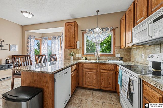 13507 S 33 Street, Bellevue, NE 68123