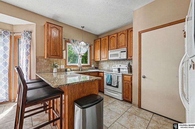 13507 S 33 Street, Bellevue, NE 68123