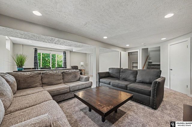 13507 S 33 Street, Bellevue, NE 68123