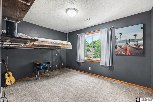 13507 S 33 Street, Bellevue, NE 68123