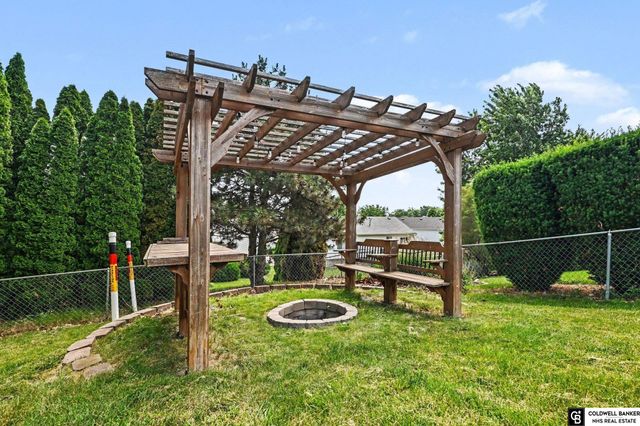 13507 S 33 Street, Bellevue, NE 68123