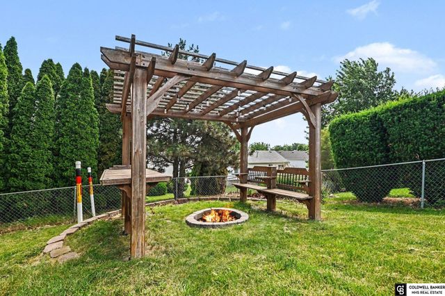 13507 S 33 Street, Bellevue, NE 68123