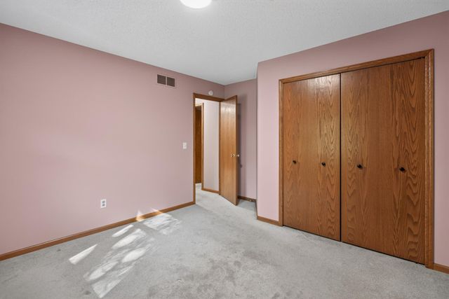 4720 Orchid Lane N, Plymouth, MN 55446