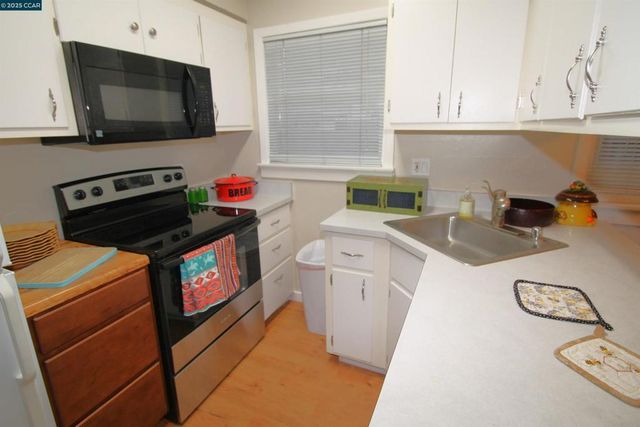 1002 Warren St, Martinez, CA 94553