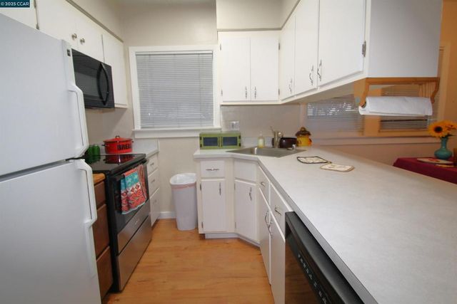 1002 Warren St, Martinez, CA 94553