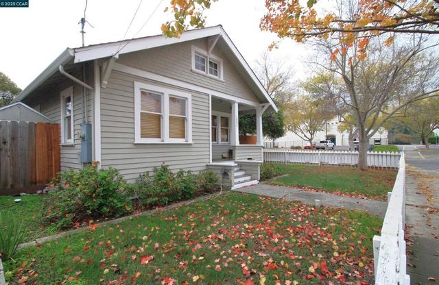 1002 Warren St, Martinez, CA 94553