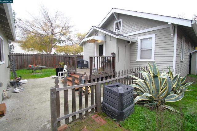 1002 Warren St, Martinez, CA 94553