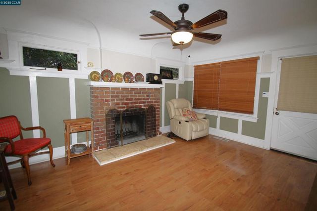 1002 Warren St, Martinez, CA 94553