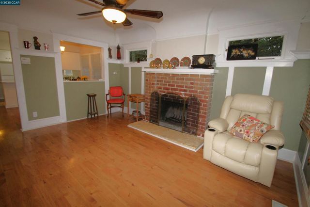 1002 Warren St, Martinez, CA 94553