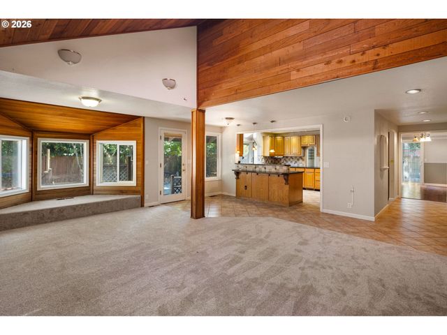 380 LODENQUAI Ln, Eugene, OR 97404