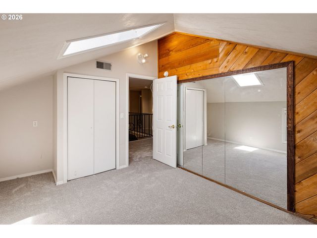 380 LODENQUAI Ln, Eugene, OR 97404