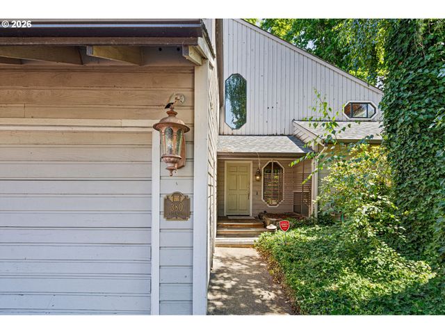 380 LODENQUAI Ln, Eugene, OR 97404