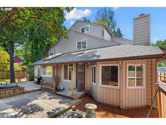380 LODENQUAI Ln, Eugene, OR 97404