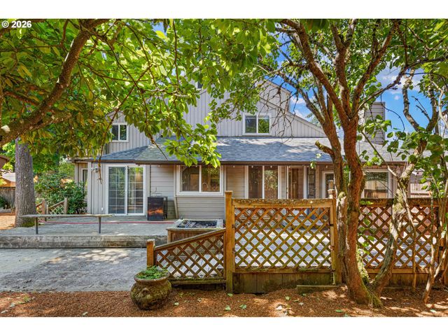 380 LODENQUAI Ln, Eugene, OR 97404