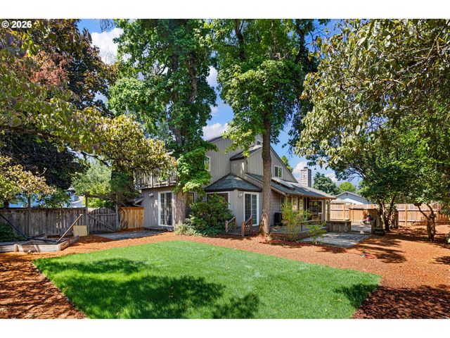 380 LODENQUAI Ln, Eugene, OR 97404
